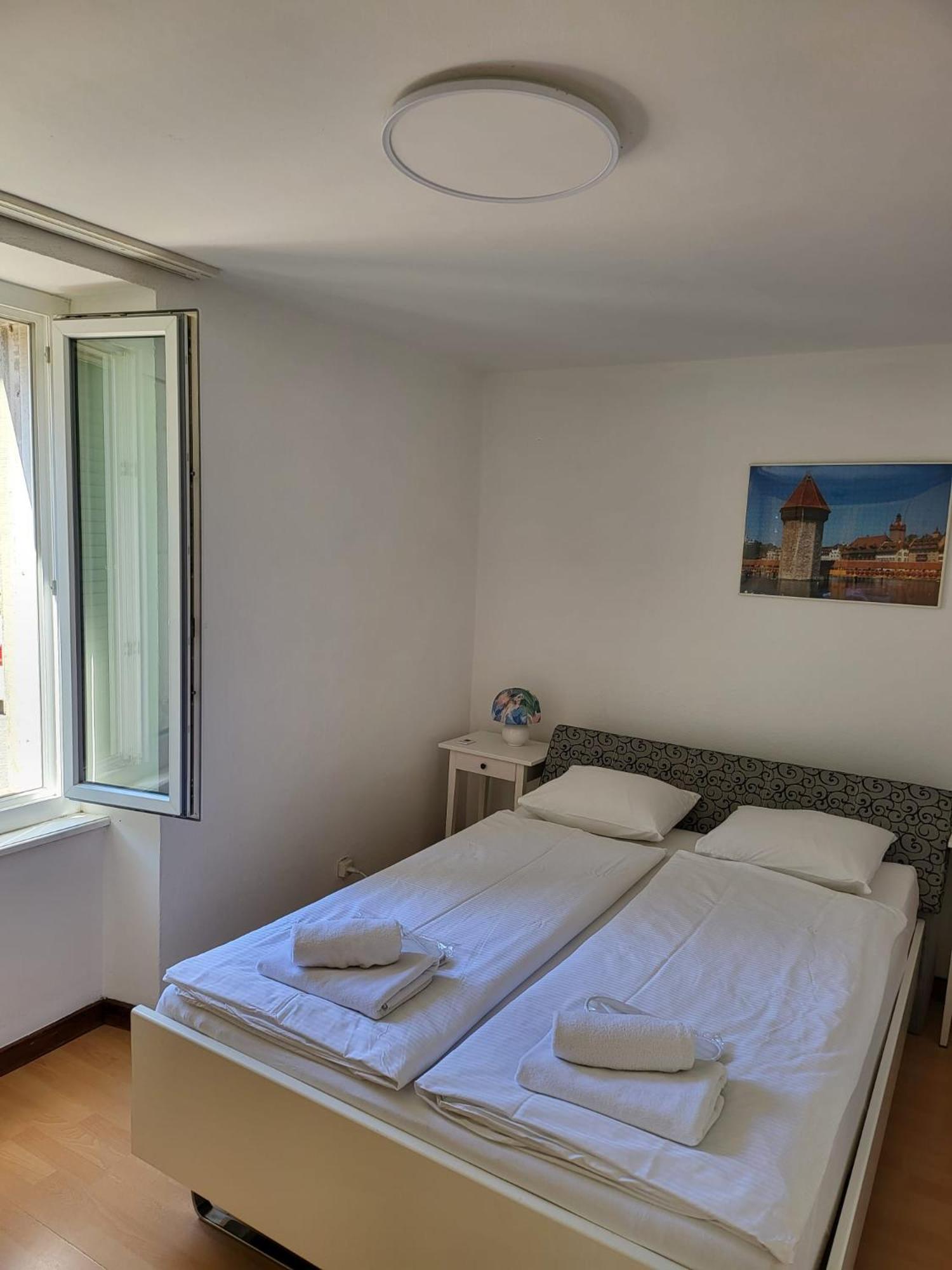 Bastis Central Guesthouse Lucerne City Exteriör bild