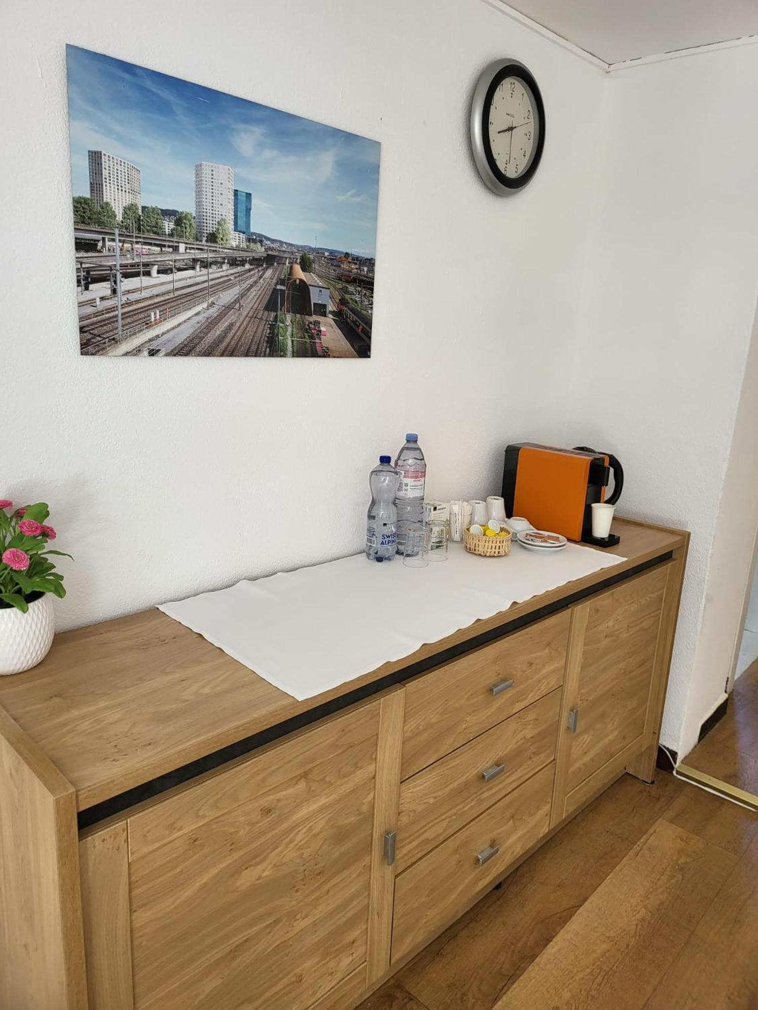 Bastis Central Guesthouse Lucerne City Exteriör bild