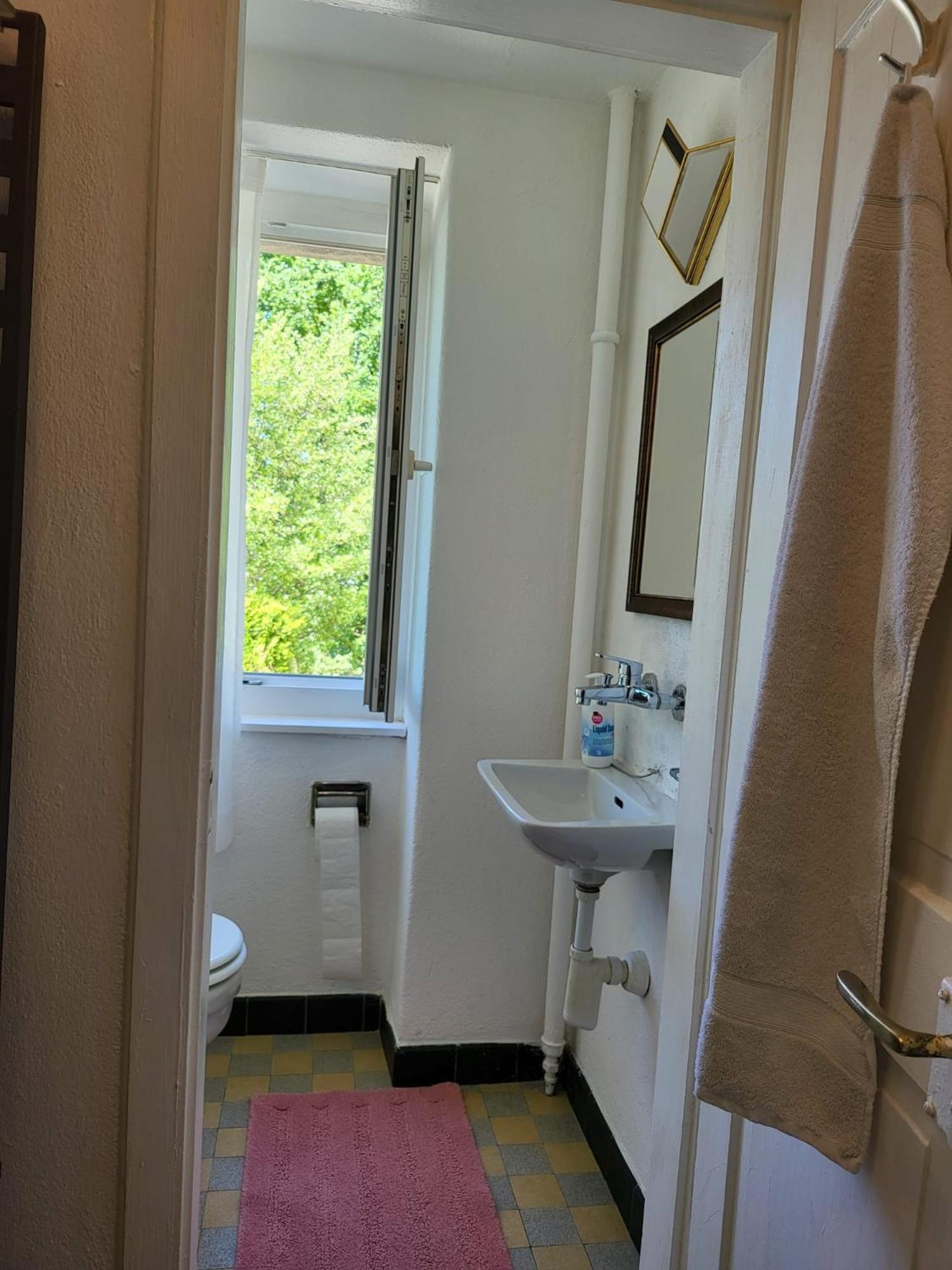 Bastis Central Guesthouse Lucerne City Exteriör bild