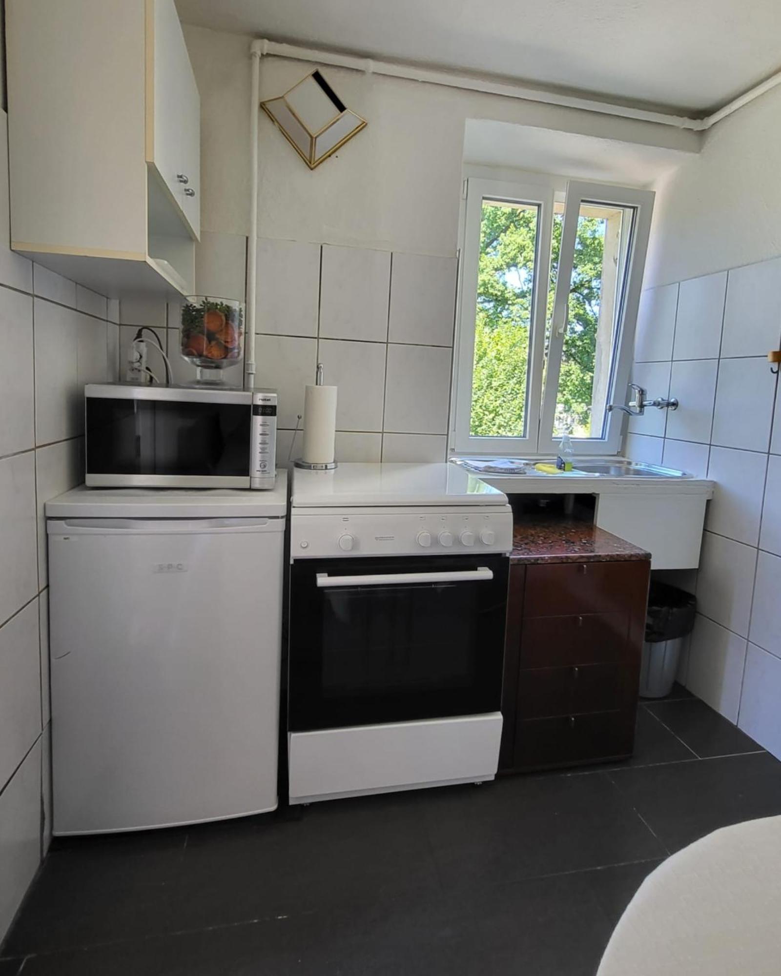 Bastis Central Guesthouse Lucerne City Exteriör bild