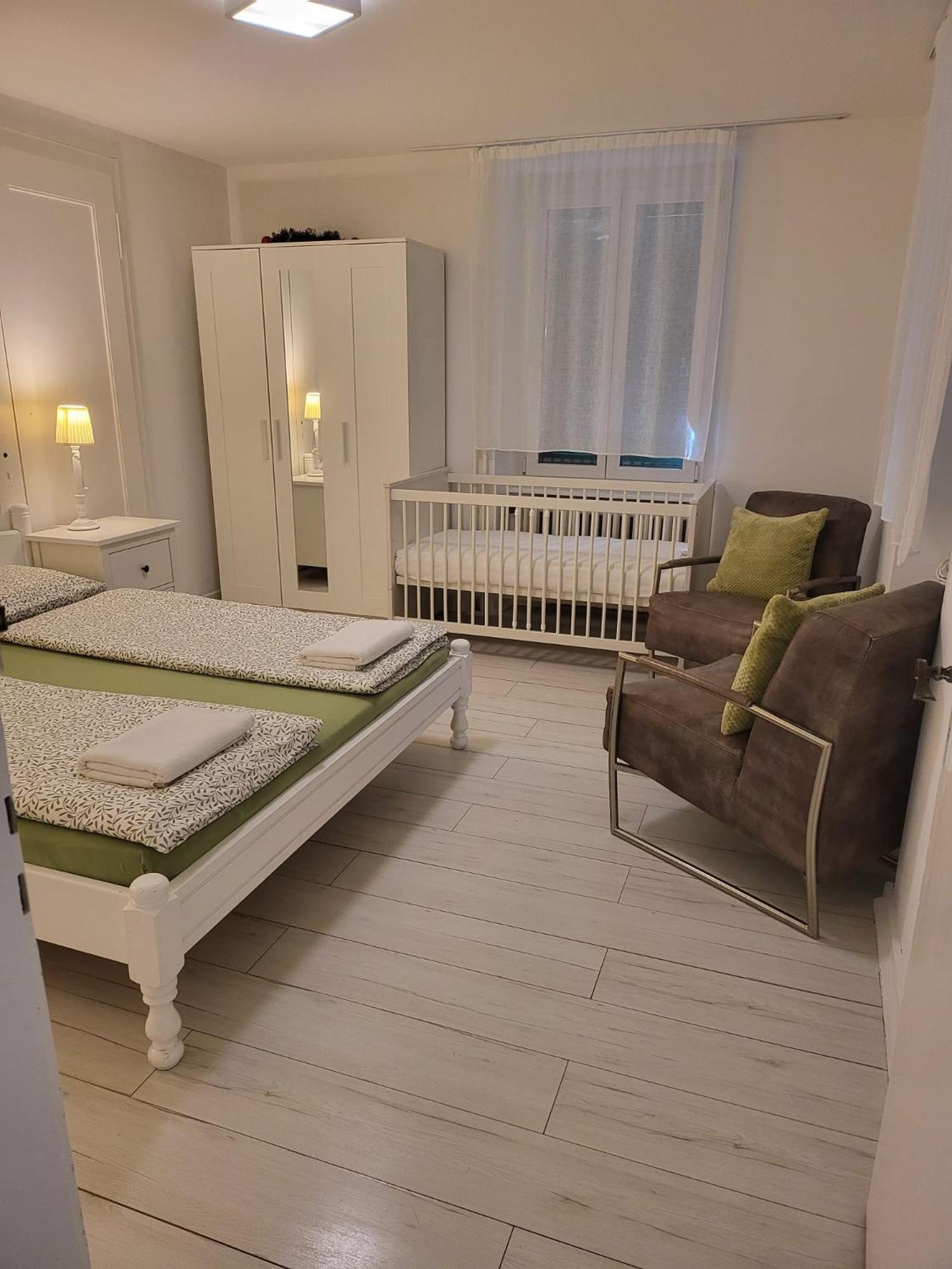 Bastis Central Guesthouse Lucerne City Exteriör bild
